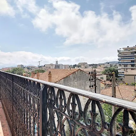 Superbe Appartement Vue Degagee Sur Des Jardins